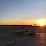 Studio Vue Mer Situe A Cote De La Plage Quartier Des Quilles