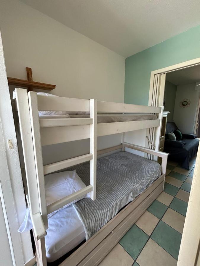 Vue Situe A Cote De La Quartier Des Quilles Appartement *